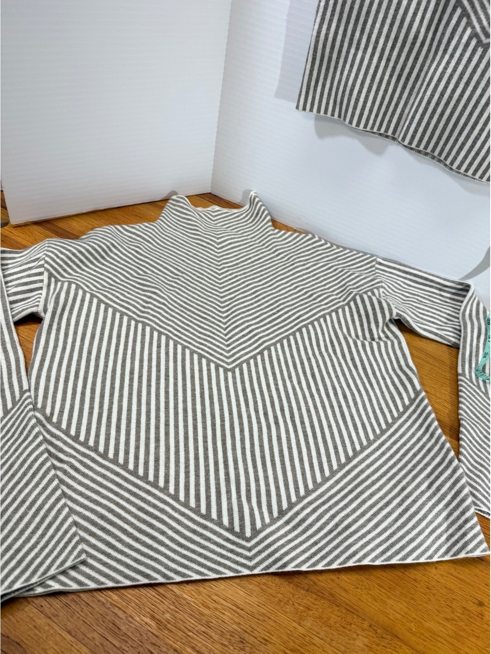 Rachel Zoe Knit Sweater Skirt Set XS Neutral Chevron Stripe Midi Co Ord Eclectic